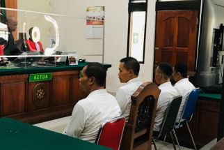 JPU Tuntut 4 Terdakwa Penyerang Satpol PP Denpasar 2,5 Tahun Penjara, Tak Berkutik - JPNN.com Bali