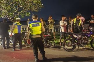 Polisi Denpasar Gencar Patroli Malam, Incar Tongkrongan ABG di Serangan, Ini Temuannya - JPNN.com Bali