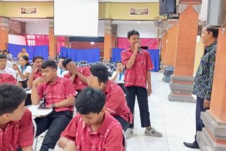 Guru KI Sapa Pelajar SMKN 5 Denpasar, Asah Kreativitas & Melindungi Karya Siswa - JPNN.com Bali