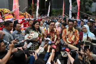 Terima Jabatan Menkumham, Supratman Sentil Titipan Presiden Jokowi, Yasonna Merespons - JPNN.com Bali