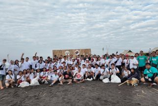 Finna Food Gandeng World Cleanup Day & Komunitas Bersih-bersih Pantai Lembeng Bali - JPNN.com Bali