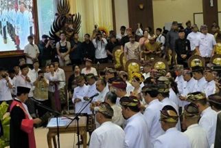 55 Anggota DPRD Bali Dilantik, tak Ada Sosok De Gadjah Hingga Kembang Hartawan - JPNN.com Bali