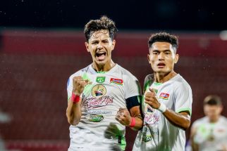 Persebaya Putus Rekor Ciamik Persita, Ternoda Kartu Merah Andre Oktaviansyah - JPNN.com Bali