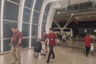 Bule Belanda Menggelandang di Bandara Bali Dideportasi, Mengemis untuk Bertahan Hidup - JPNN.com Bali