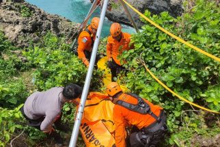 Mayat Cewek Berbikini Hitam Ditemukan di Tebing Pura Luhur Uluwatu Bali, Diduga WNA - JPNN.com Bali