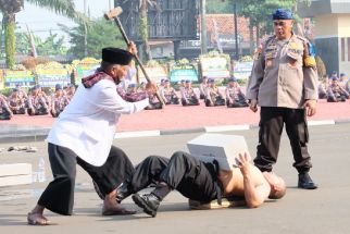 Personel Polda Banten Kebal Dibacok dan Dibakar - JPNN.com Banten