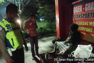 Ada yang Meninggal di Halte Bus, Innalillahi, Lihat Posisi Jasadnya - JPNN.com Banten
