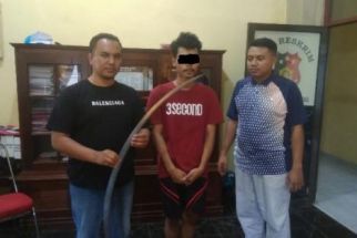 Ancam Warga dengan Celurit, Pemuda Ini Dibawa ke Kantor Polisi - JPNN.com Banten