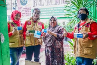 Baguna PDIP Tangsel Bagikan Sembako & Produk Kesehatan - JPNN.com Banten