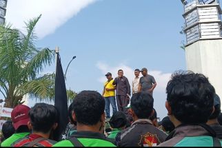 Hanya Satu Anggota DPRD Banten yang Berani Menemui 3.500 Ojol, Sisanya Takut? - JPNN.com Banten