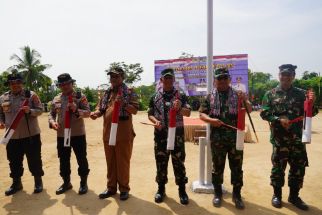 TMMD di Waringinkurung Serang Buka 2 Simpul Jalan Desa - JPNN.com Banten