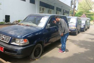 Mobil Pelat Merah Dilelang, Rp 16 Juta Dapat Tiga Kendaraan, Ada yang Minat? - JPNN.com Banten