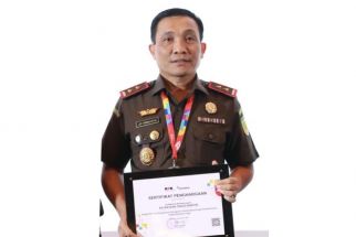 Tangani Kasus Korupsi dengan Baik, Kejati Banten Diganjar Penghargaan dari KPK - JPNN.com Banten