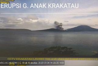 Gunung Anak Krakatau Meletus, Waspada! - JPNN.com Banten
