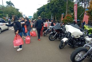 Komunitas Harley Davidson Serang Bagi-Bagi 1.000 Takjil - JPNN.com Banten