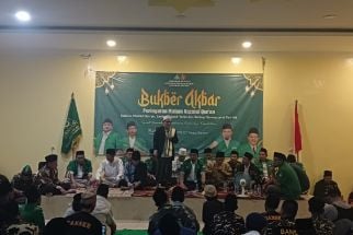 Peringati Nuzulul Qur'an, GP Ansor Banten Bagikan Sarung-Peci NU Buat Lebaran - JPNN.com Banten