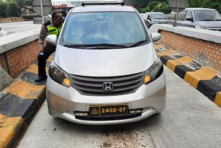 Dramatis, Polisi Kejar Pengendara Mobil Berpelat Nomor Polri Palsu di Tol Tangerang-Merak - JPNN.com Banten