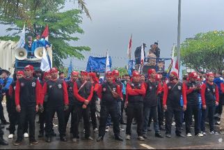 May Day, 1.000 Buruh Banten ke Jakarta Bawa Tuntutan Serius - JPNN.com Banten
