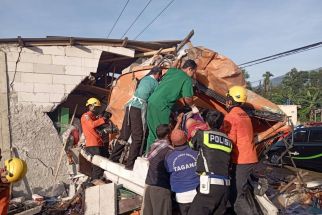 Kecelakaan Maut di Serang, Truk Tangki Minyak Tabrak 2 Warung, Ada yang Tewas - JPNN.com Banten