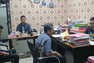 Edan, Kepala SMAN 4 Pandeglang Korupsi Uang Siswa Miskin - JPNN.com Banten