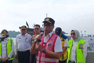 Tinjau Pelabuhan Merak, Menhub Budi Karya Ungkap Kunci Kelancaran Nataru - JPNN.com Banten