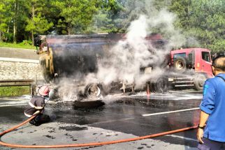 Truk Tangki yang Terbakar di Tol Tangerang-Merak Bermuatan Bahan Kimia - JPNN.com Banten