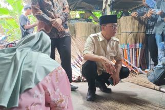 Sapu Lidi dari Desa Sindangheula Serang Memiliki Kualitas Baik - JPNN.com Banten