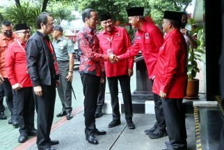 Presiden Joko Widodo kepada Ganjar Pranowo: Pemimpin Itu yang Paling Penting Berani dan Punya Nyali - JPNN.com Sumut