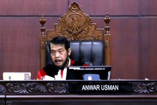 Tidak Hanya Dicopot Dari Jabatannya, Anwar Usman Juga Kena Sanksi Ini - JPNN.com Jabar
