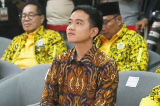 Rocky Gerung Sarankan Jokowi Surati Prabowo agar Gibran Tinggal di IKN - JPNN.com Jakarta