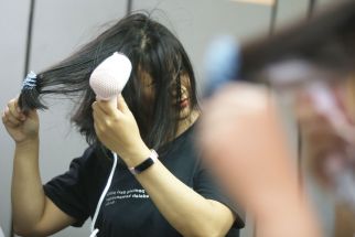 3 Bahan Alami Ini Ampuh Mengatasi Rambut Rontok - JPNN.com Jabar