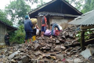 33 Rumah Terdampak Longsor di Garut Selatan - JPNN.com Jabar