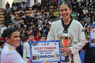 Laksamana TNI Muhammad Ali Berikan Hadiah Umrah Kepada 2 Atlet Terbaik Taekwondo Kasal Cup 2025 - JPNN.com Jabar