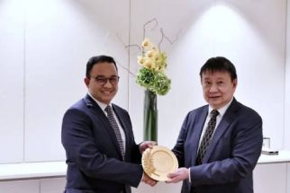 Jelang Lengser, Anies Diganjar Penghargaan Ini dari Singapura, Lihat Ekspresinya! - JPNN.com Jakarta