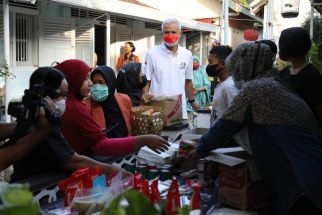 Ganjar Dibuat Heran dengan Harga Kebutuhan Pokok di Yogyakarta, Ternyata - JPNN.com Jateng