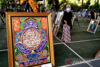 Ratusan Siswa SMP di Kudus Pamerkan Karya Kaligrafi di Depan Bupati, Lihat - JPNN.com Jateng