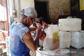 Nur Rahmadi Kaget, Harga Minyak Goreng Curah di Pasar Legi Solo Naik Lagi - JPNN.com Jateng
