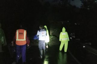 Bencana Tanah Longsor Bikin Akses Jalan Kota Malang-Kediri Lumpuh - JPNN.com Jatim