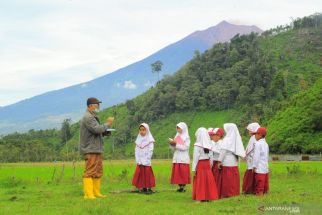 Kemendikbud Luncurkan Program Kampus Mengajar untuk Sekolah Terpencil - JPNN.com Jatim