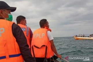 BPBD Sumenep Lanjutkan Pencarian Korban Kapal Tenggelam di Gili Genting - JPNN.com Jatim