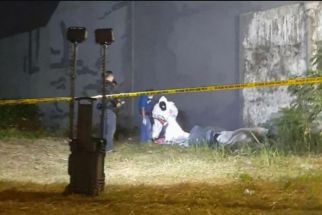 Mayat Terbungkus Kasur di Jalan Masjid Al Akbar Ternyata Wanita, Korban Pembunuhan? - JPNN.com Jatim