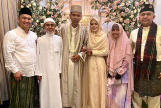 UAS Menikah dengan Perempuan Asal Jombang ini, Semoga Bahagia Dunia Akhirat - JPNN.com Jatim