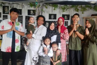 Cak Sodiq Kumpul Lebaran Bareng Dua Cucu Tercinta - JPNN.com Jatim