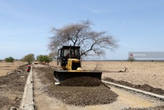 Akhirnya Warga Dusun di Kawasan Taman Nasional Baluran Ini Akan Nikmati Jalan Beraspal - JPNN.com Jatim