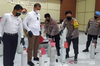Polisi Ciduk Penjual Oksigen Lebihi HET, Barang Buktinya Sampai Ratusan - JPNN.com Jatim