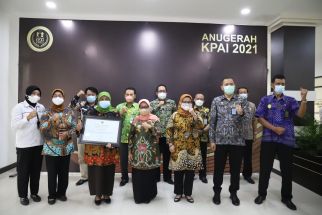 Prestasi: Pemkab Jombang Raih Anugerah KPAI 2021 - JPNN.com Jatim