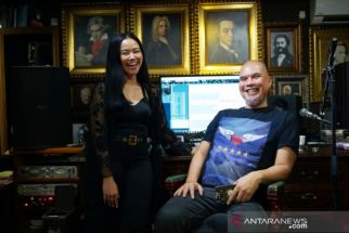 Kolaborasi Ahmad Dhani dan Yura Yunita, Dua Lagu Lawas Dewa 19 Ini Digarap Ulang - JPNN.com Jatim