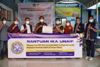 Sejumlah Alumnus Unair Bagikan Peti Jenazah ke Sejumlah Rumah Sakit di Jawa Timur - JPNN.com Jatim