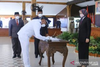 Lantik 61 Kepala Desa, Bupati Tantri Punya Pesan Penting - JPNN.com Jatim