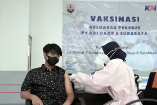 Gandeng Lantamal V, KAI Daop Surabaya Beri Vaksin COVID-19 Bagi Keluarga Pekerjanya - JPNN.com Jatim